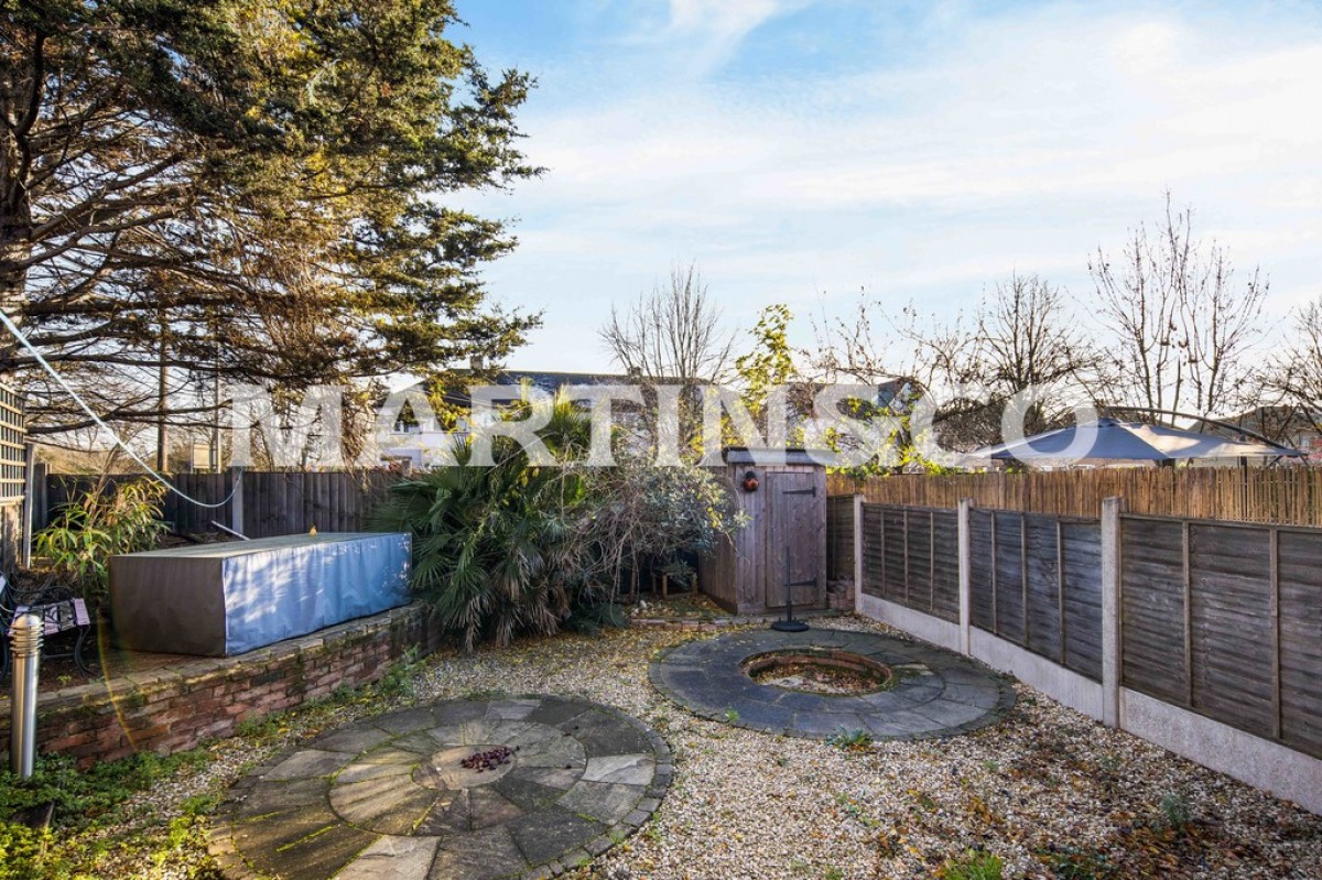 Hookstone Way, Woodford