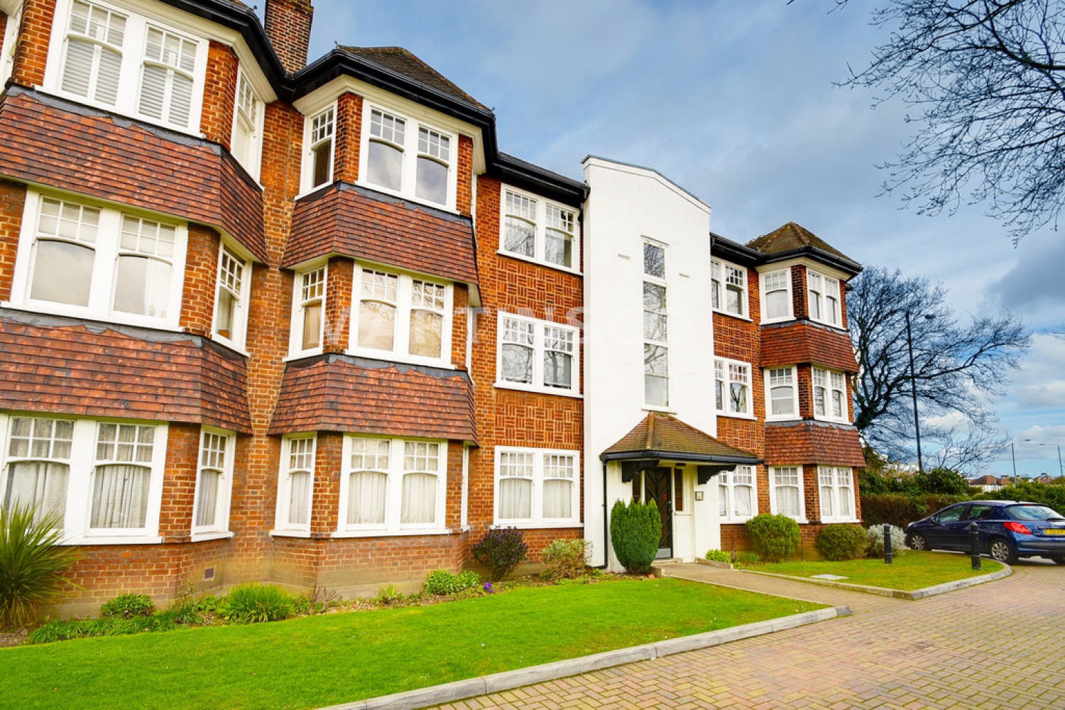 2 bedroom Flat in Hainualt Court , Walthamstow