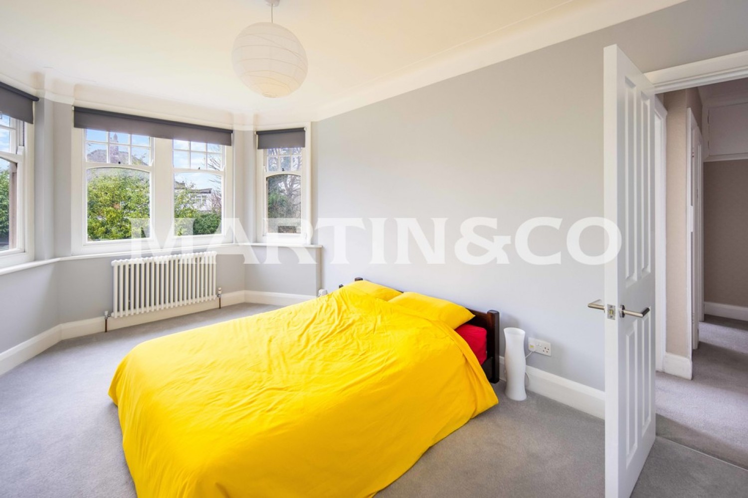 2 bedroom Flat in Hainualt Court , Walthamstow