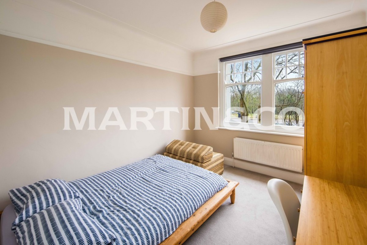 Hainualt Court , Walthamstow