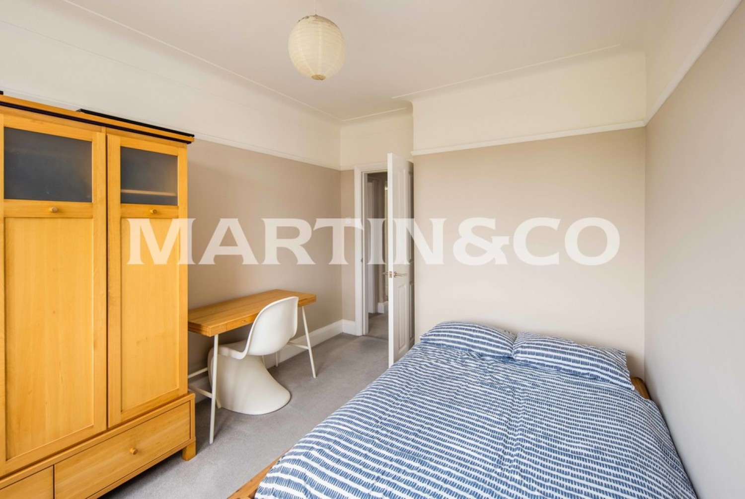 2 bedroom Flat in Hainualt Court , Walthamstow