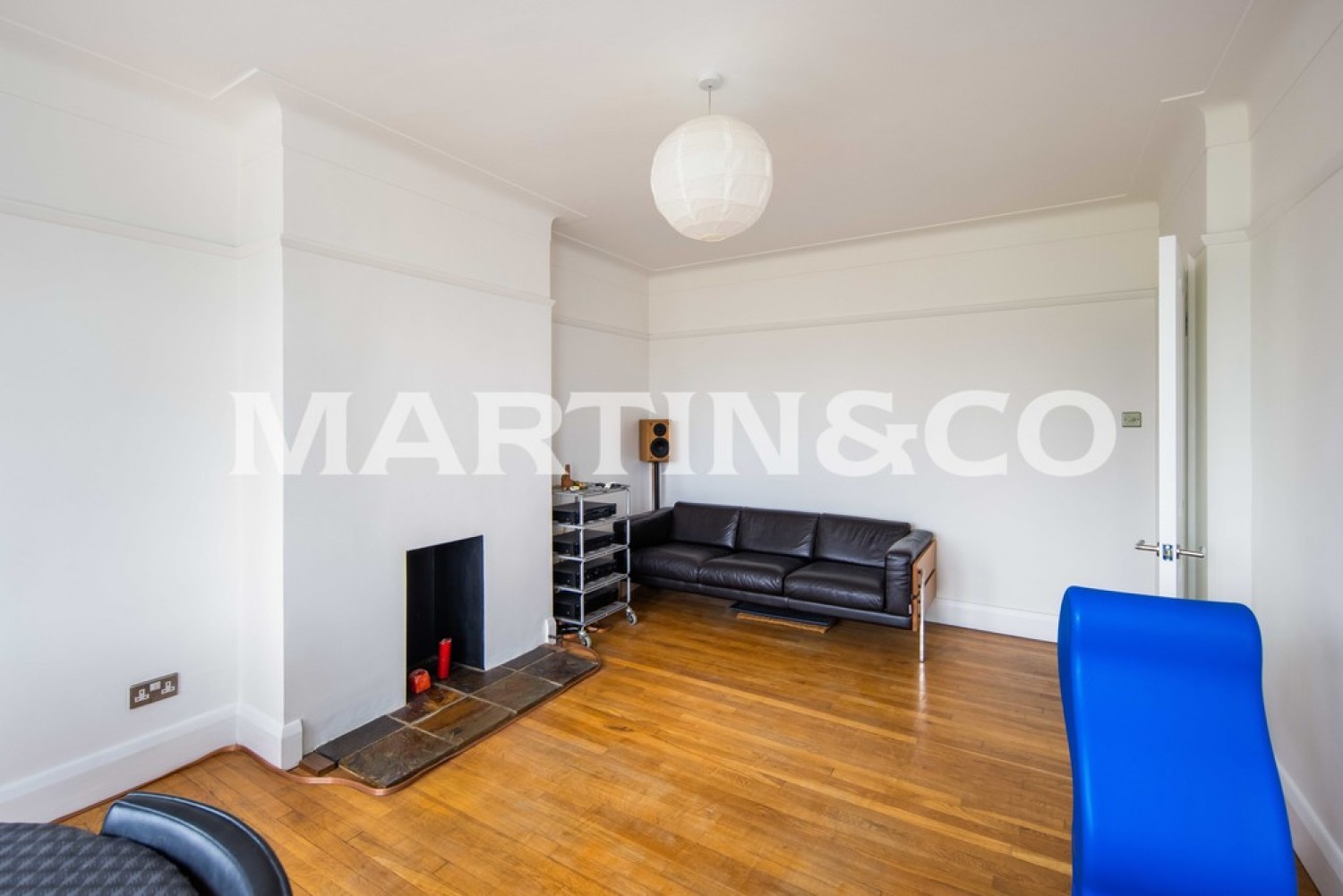 2 bedroom Flat in Hainualt Court , Walthamstow