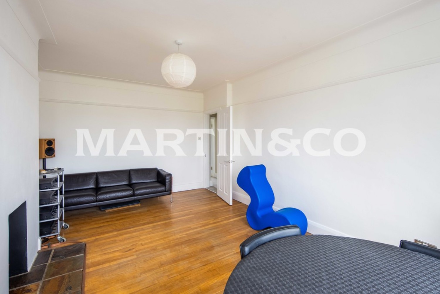 2 bedroom Flat in Hainualt Court , Walthamstow