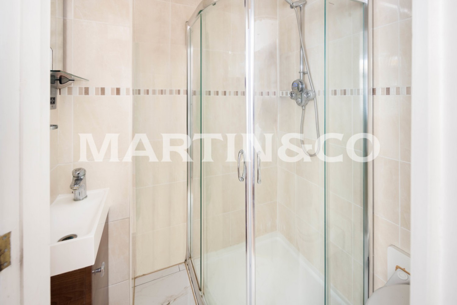 4 bedroom House for Sale Langley Drive, Wanstead