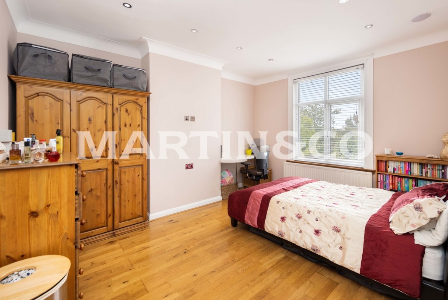 4 bedroom House for Sale Langley Drive, Wanstead