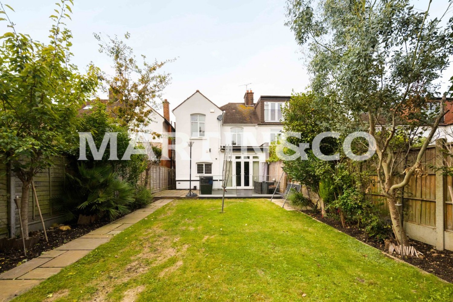 4 bedroom House for Sale Langley Drive, Wanstead