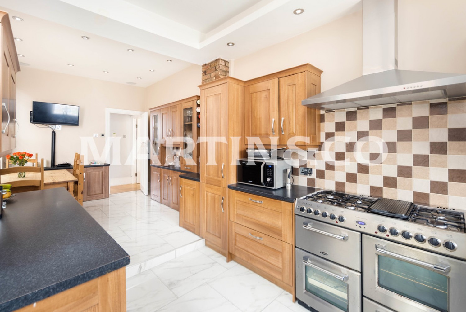4 bedroom House for Sale Langley Drive, Wanstead