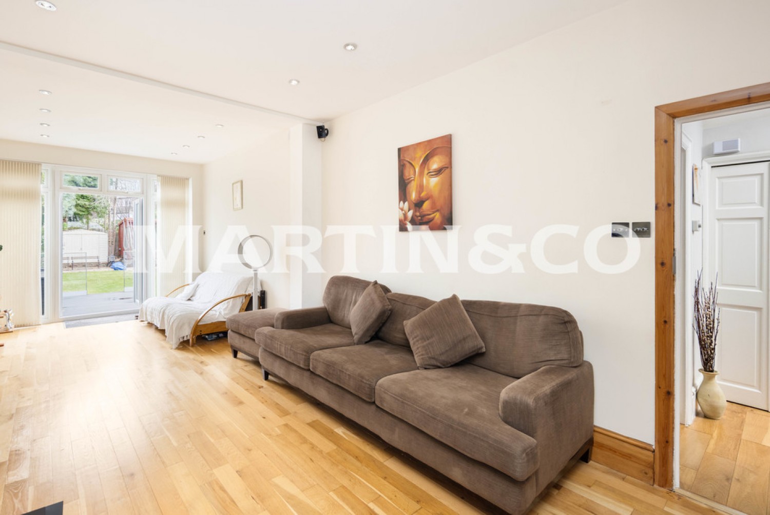 4 bedroom House for Sale Langley Drive, Wanstead