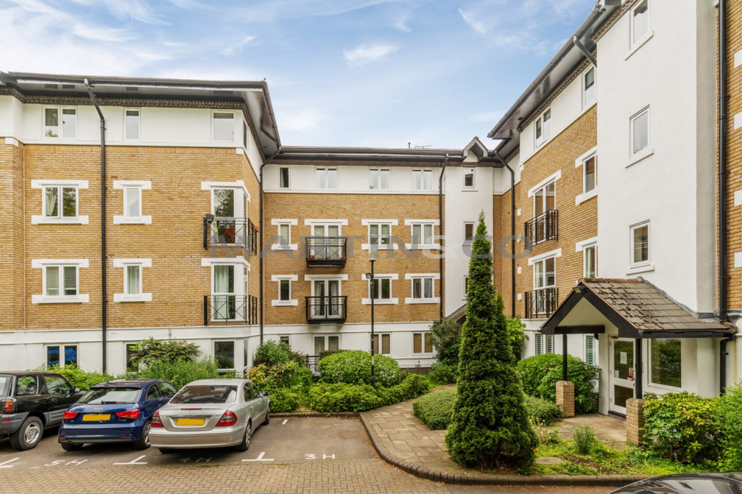 2 bedroom Flat for Sale Dickens Court, Wanstead
