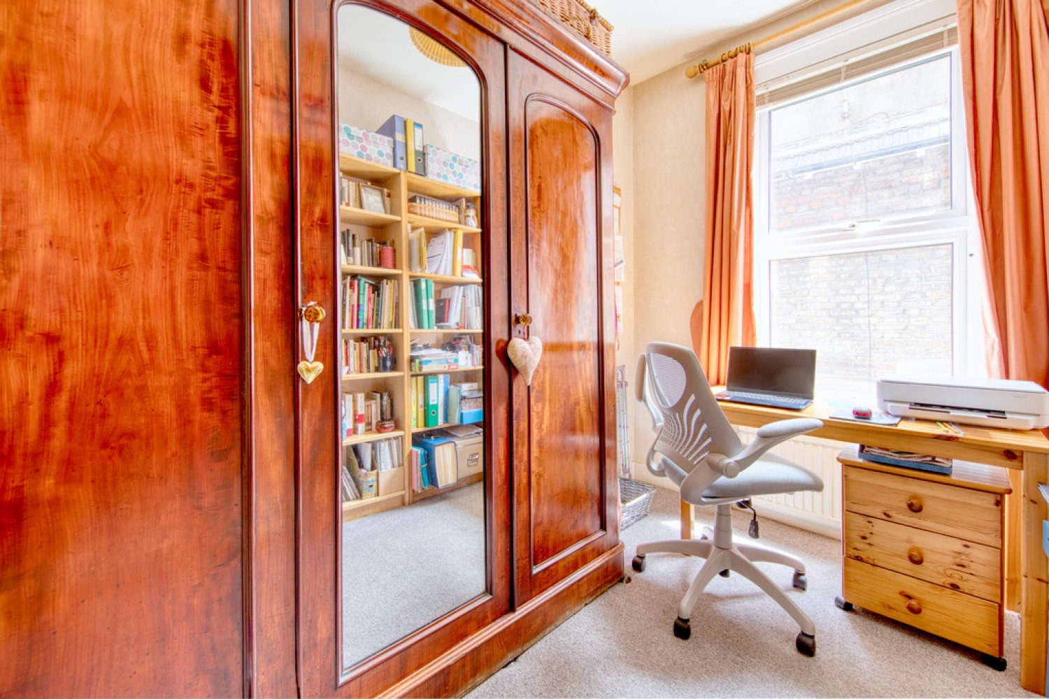 4 bedroom House for Sale Spratt Hall Road, Wanstead