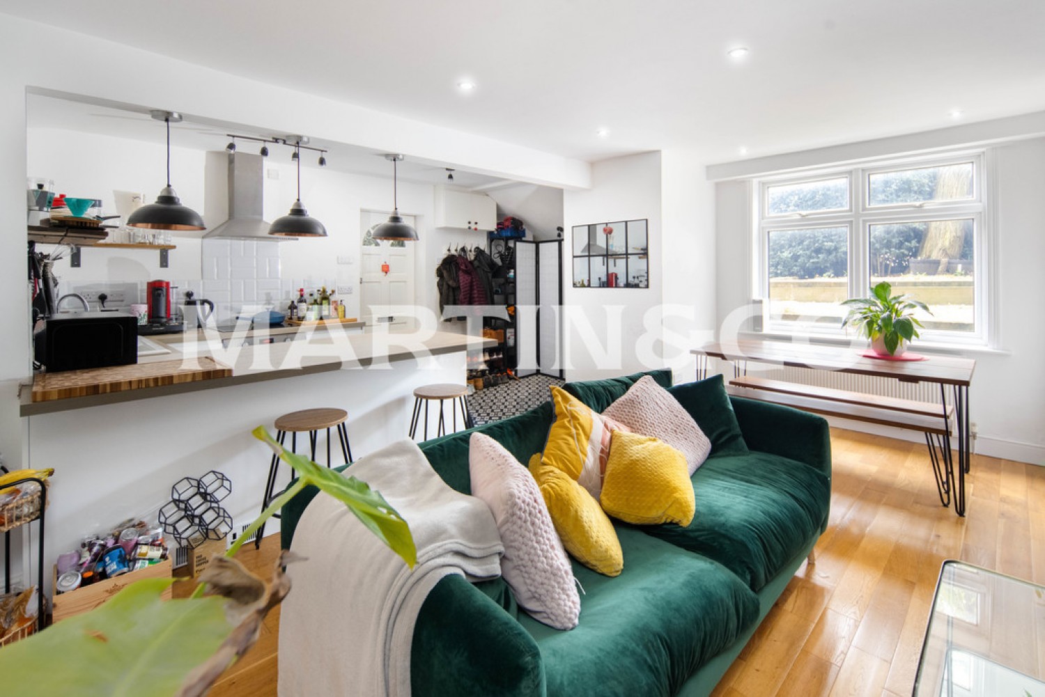 2 bedroom Flat for Letting Cambridge Road, Wanstead, London