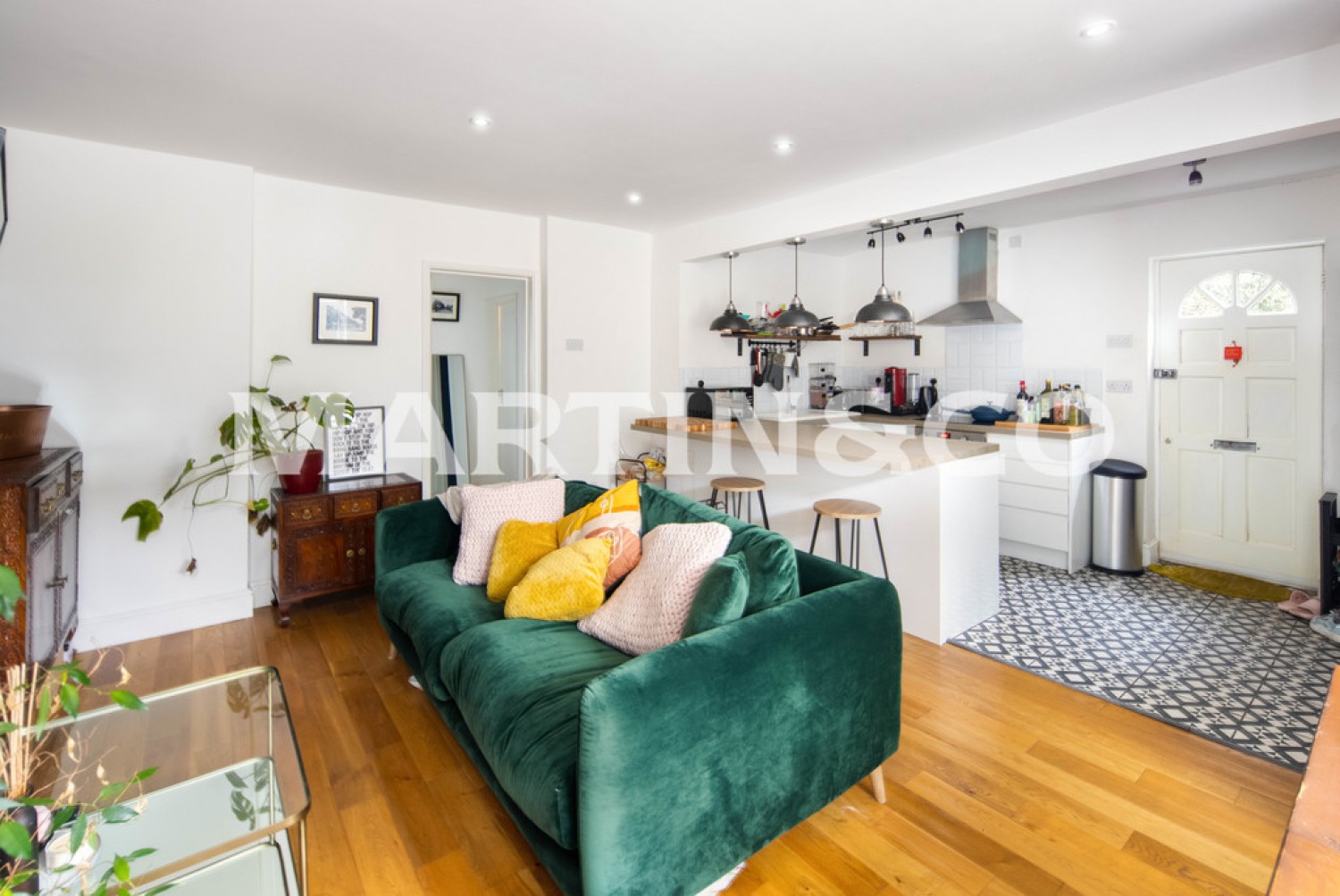 2 bedroom Flat for Letting Cambridge Road, Wanstead, London