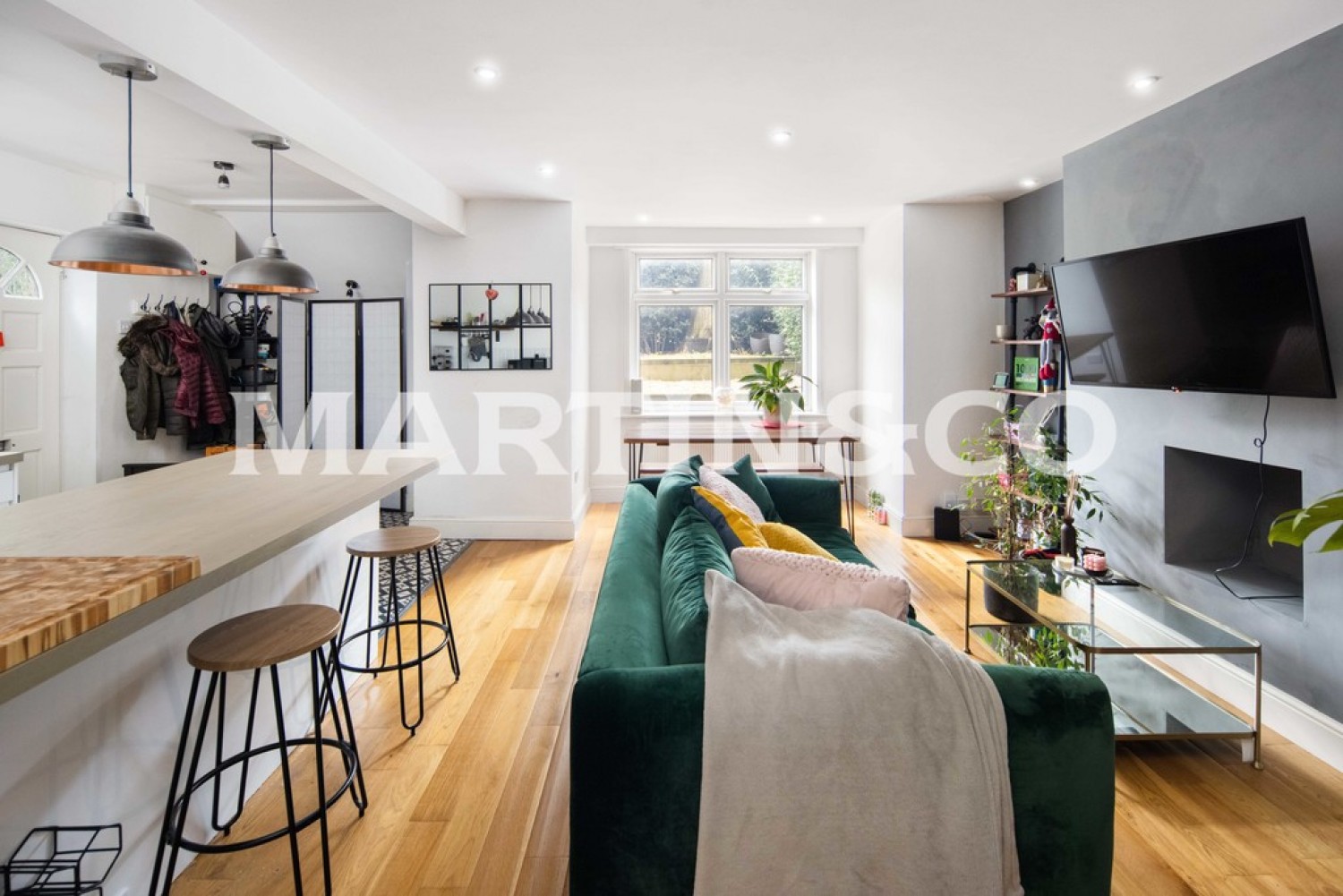 2 bedroom Flat for Letting Cambridge Road, Wanstead, London