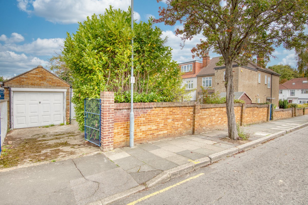 Redbridge Lane West