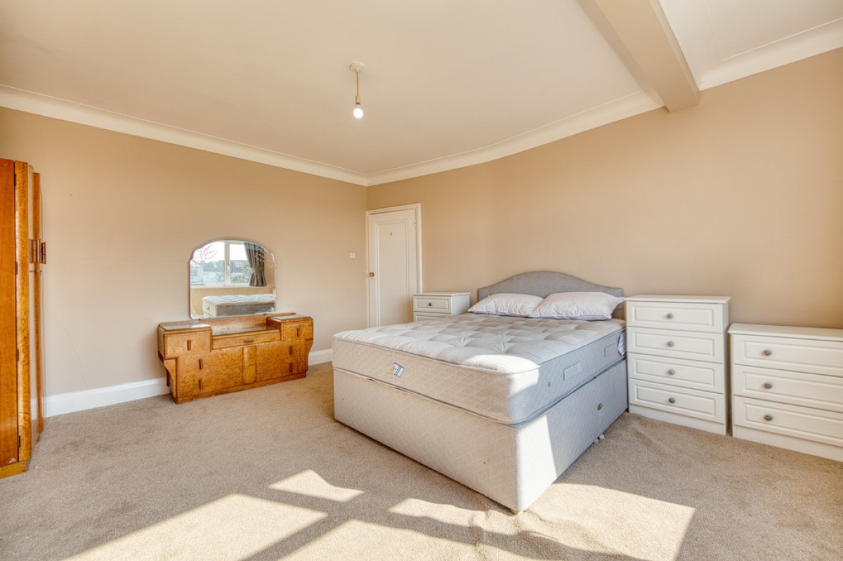 Falmouth Gardens, Redbridge