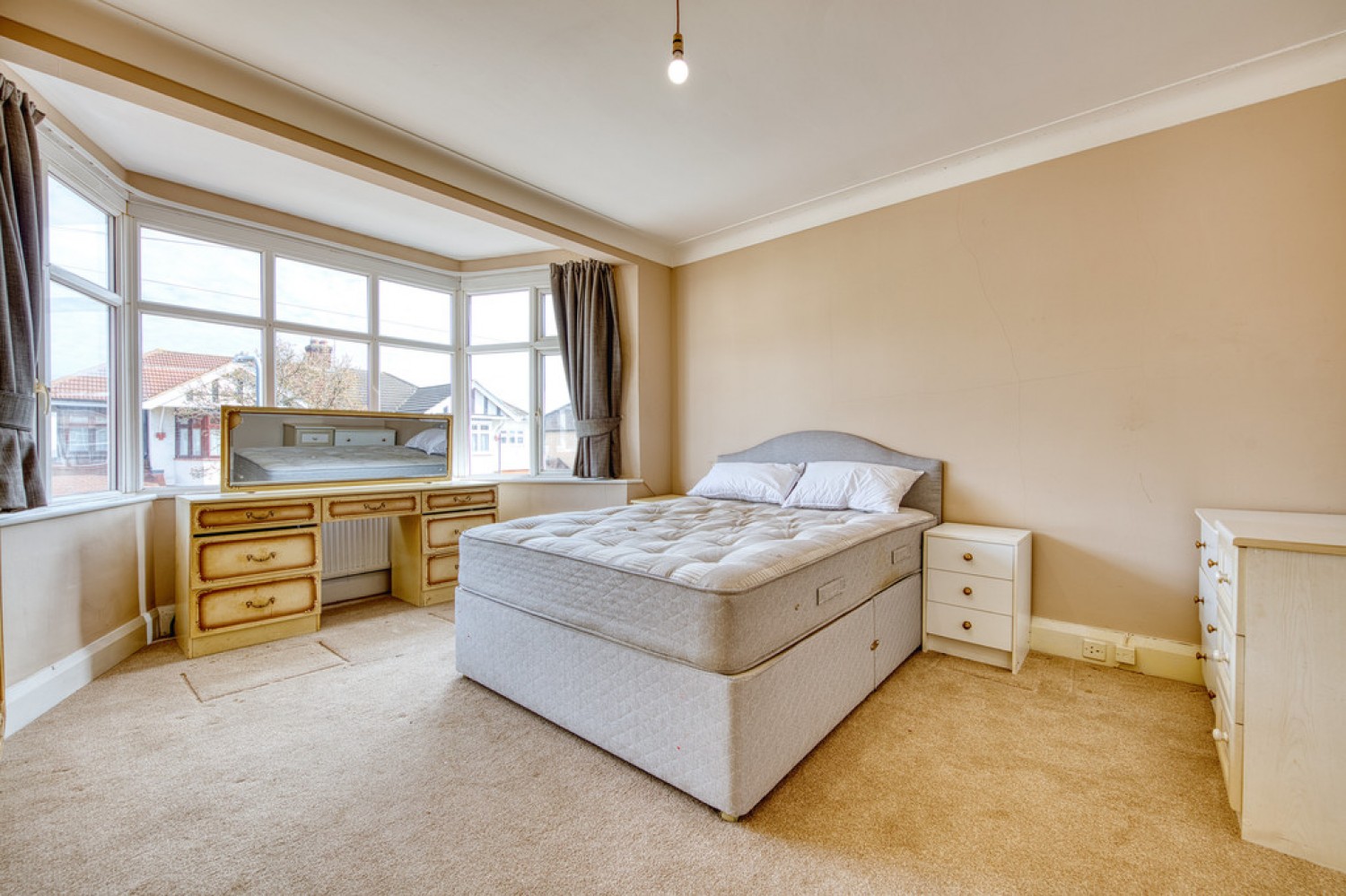 Falmouth Gardens, Redbridge