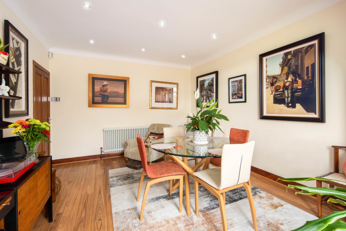 Warren Road, Wanstead