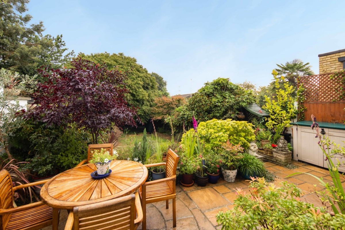 Warren Road, Wanstead