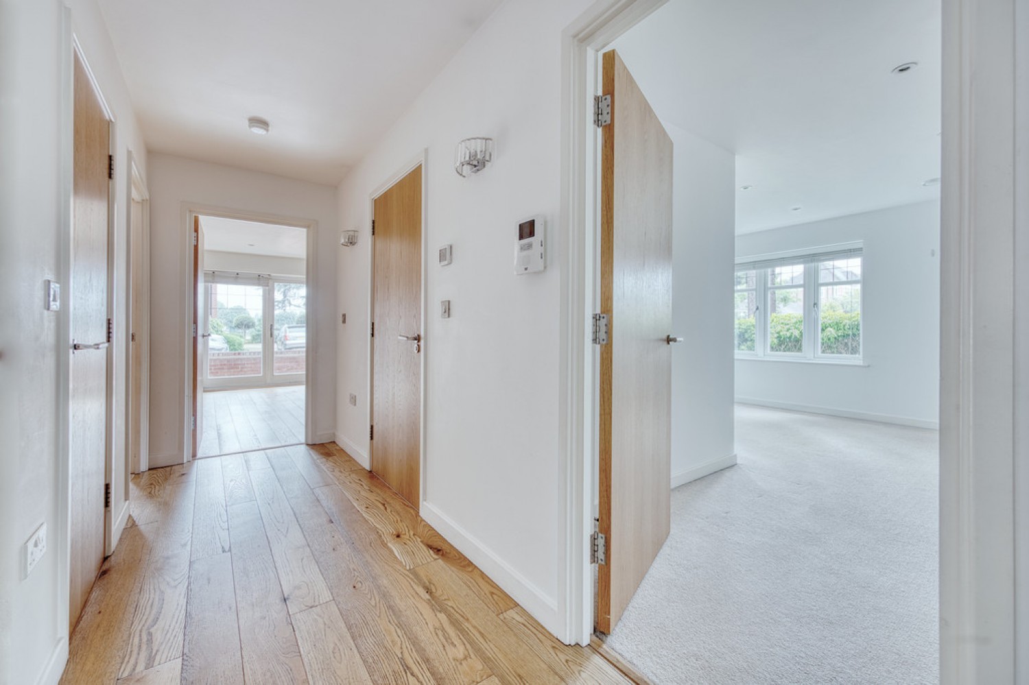 2 bedroom Flat for Sale Treetops, High Cedars