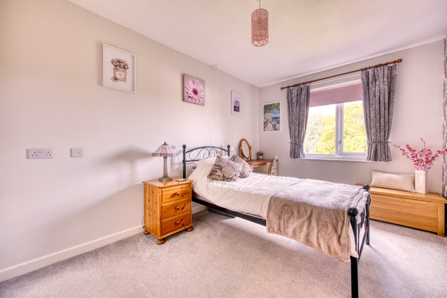 1 bedroom Flat for Sale Oak Lodge, 56 Cambridge Road