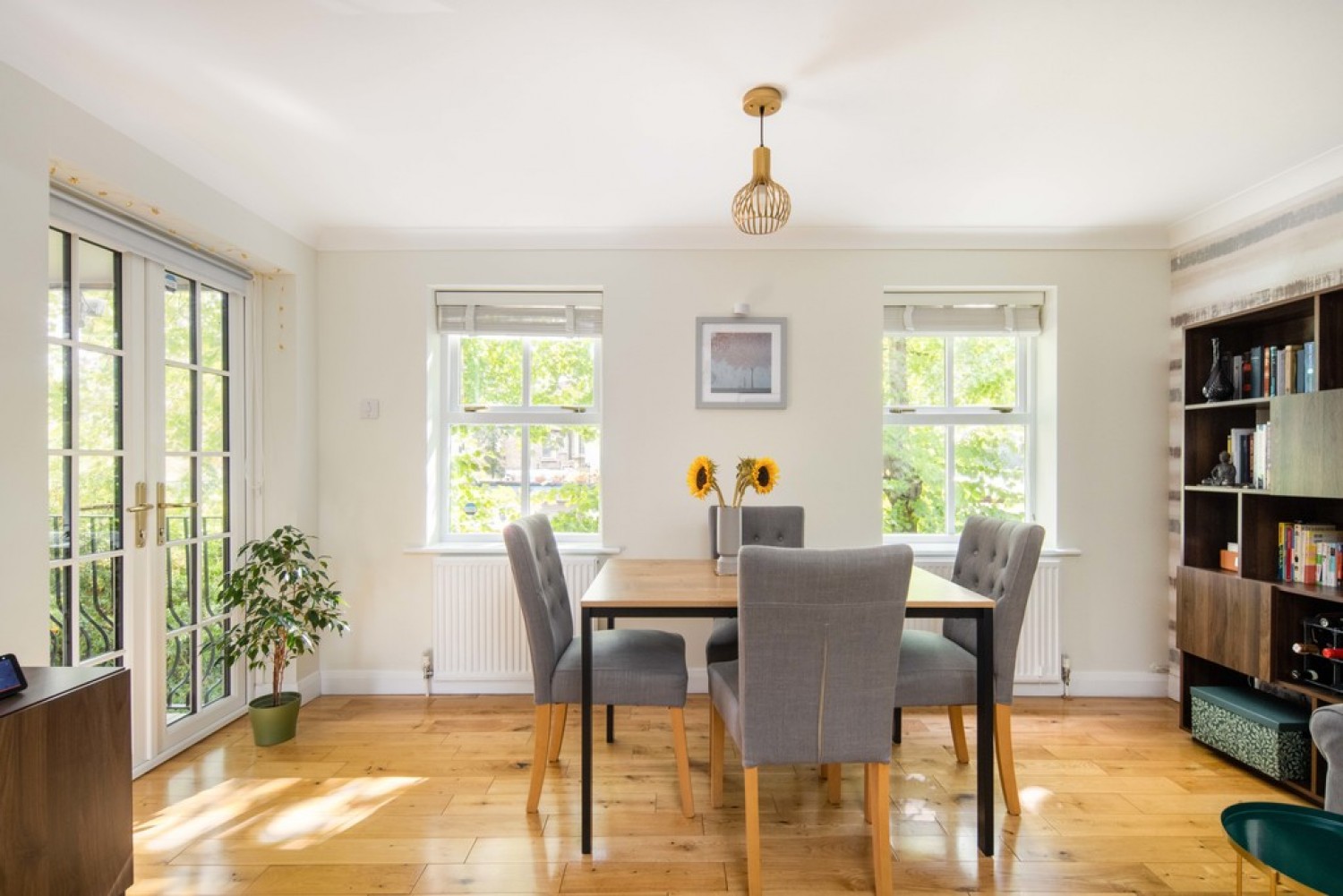 2 bedroom Flat for Sale The Ridings, Malcolm Way