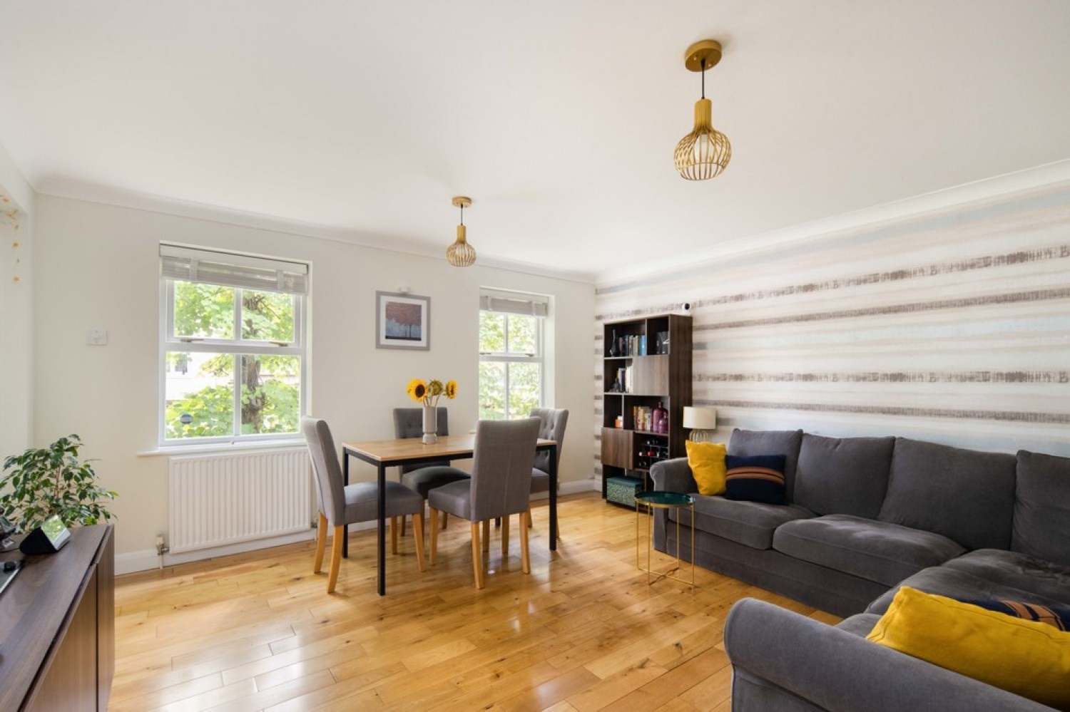 2 bedroom Flat for Sale The Ridings, Malcolm Way