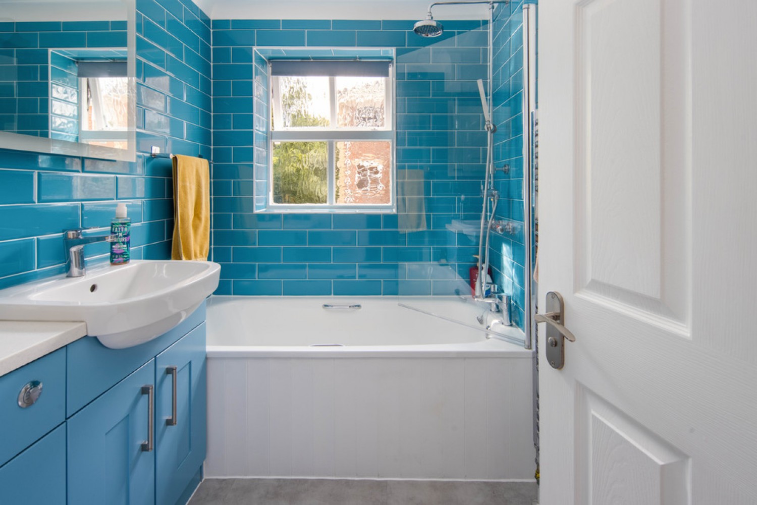 2 bedroom Flat for Sale The Ridings, Malcolm Way