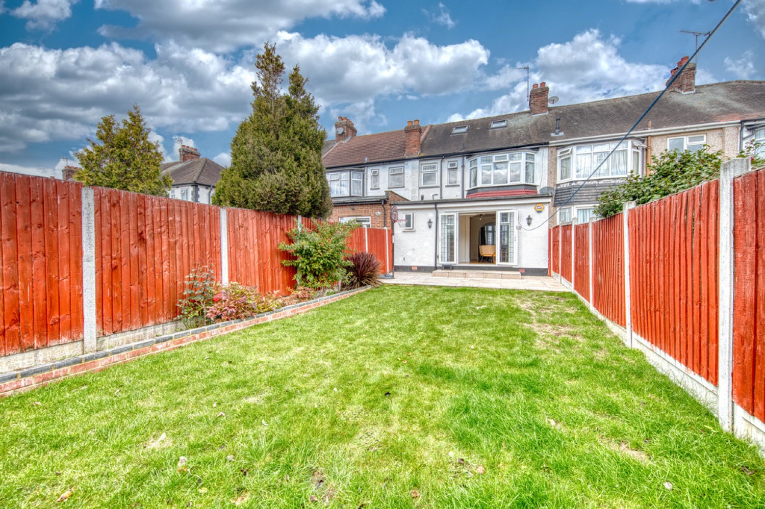 Stradbroke Grove, Clayhall