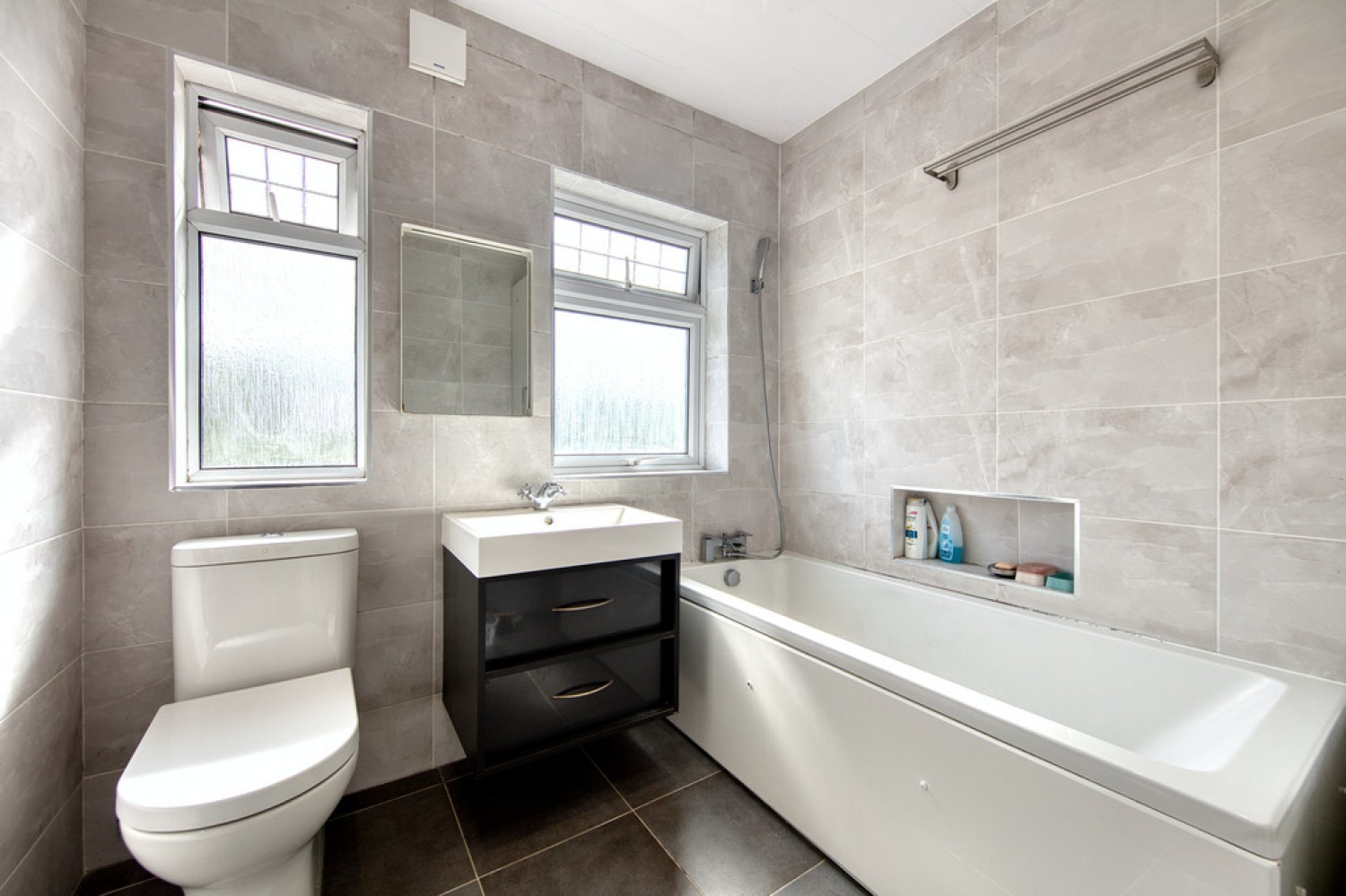 Stradbroke Grove, Clayhall