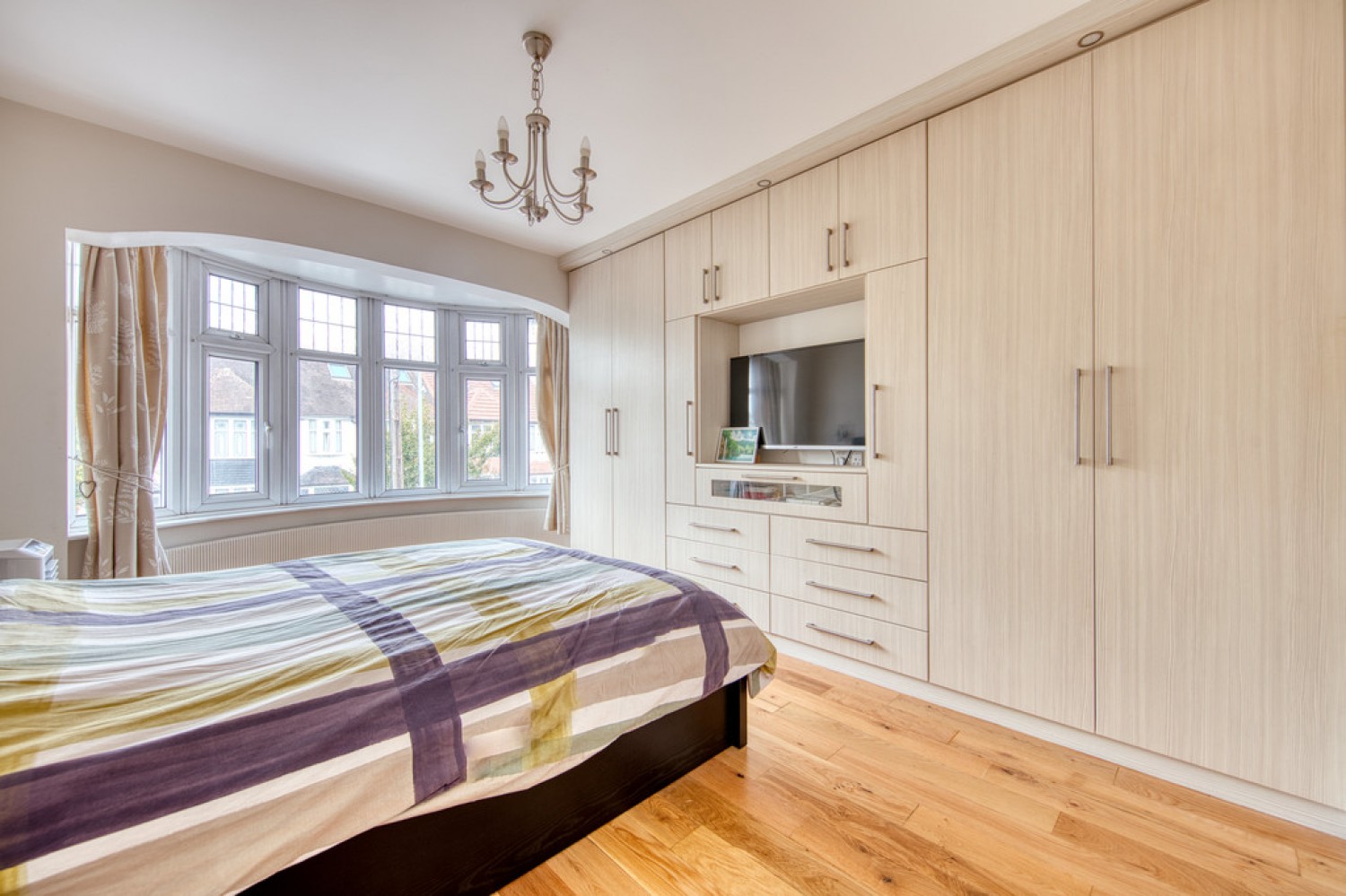 Stradbroke Grove, Clayhall