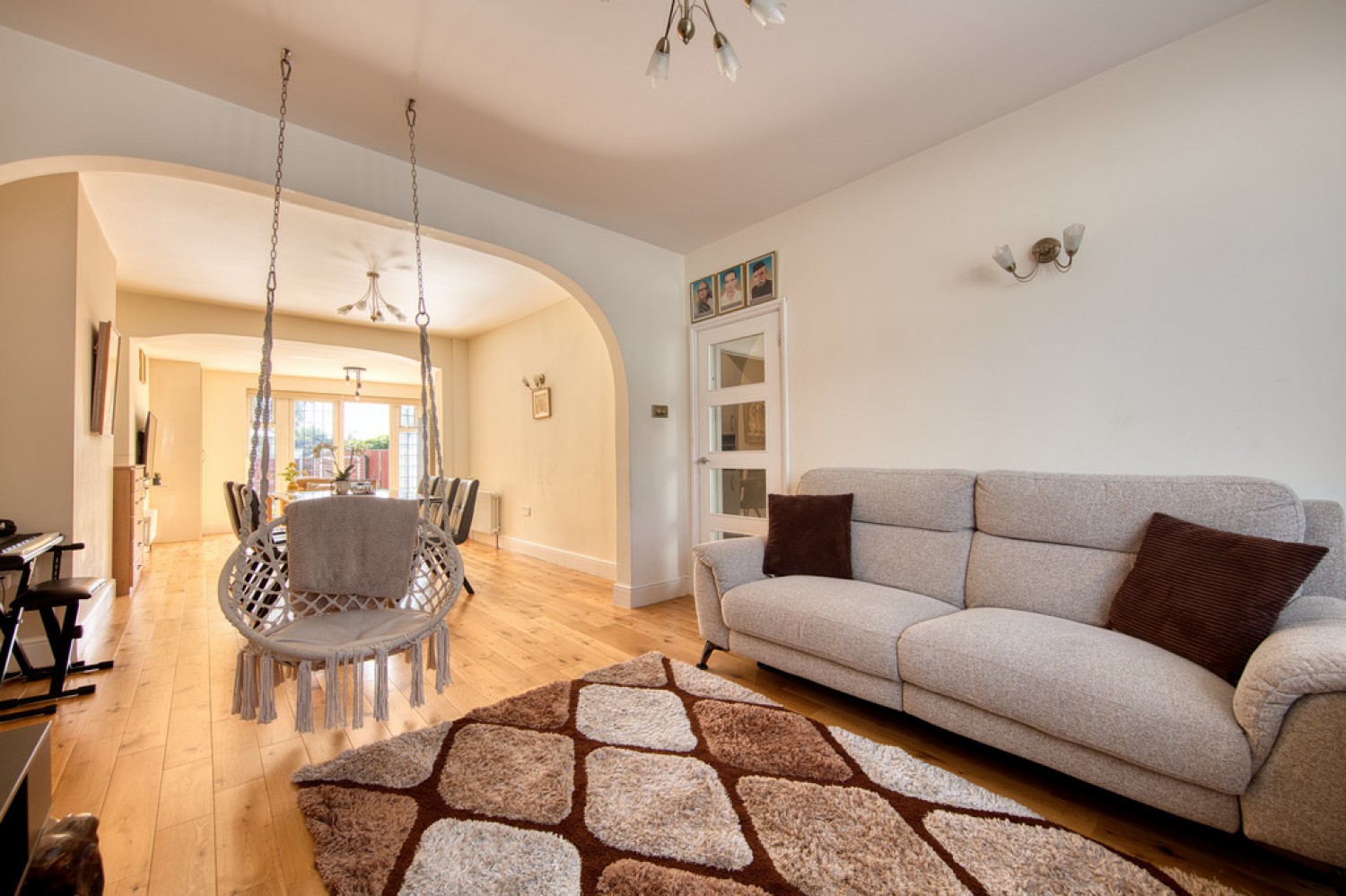 Stradbroke Grove, Clayhall