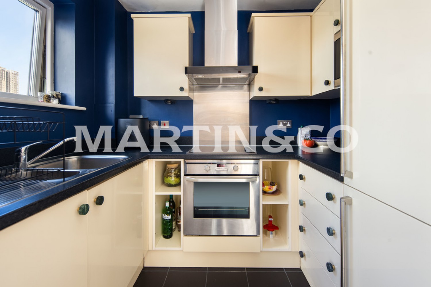 2 bedroom Flat in Bailey House, Talwin Street