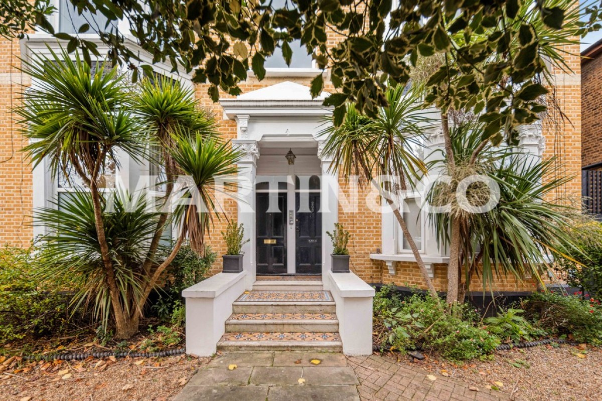 Hainault Road, Leytonstone