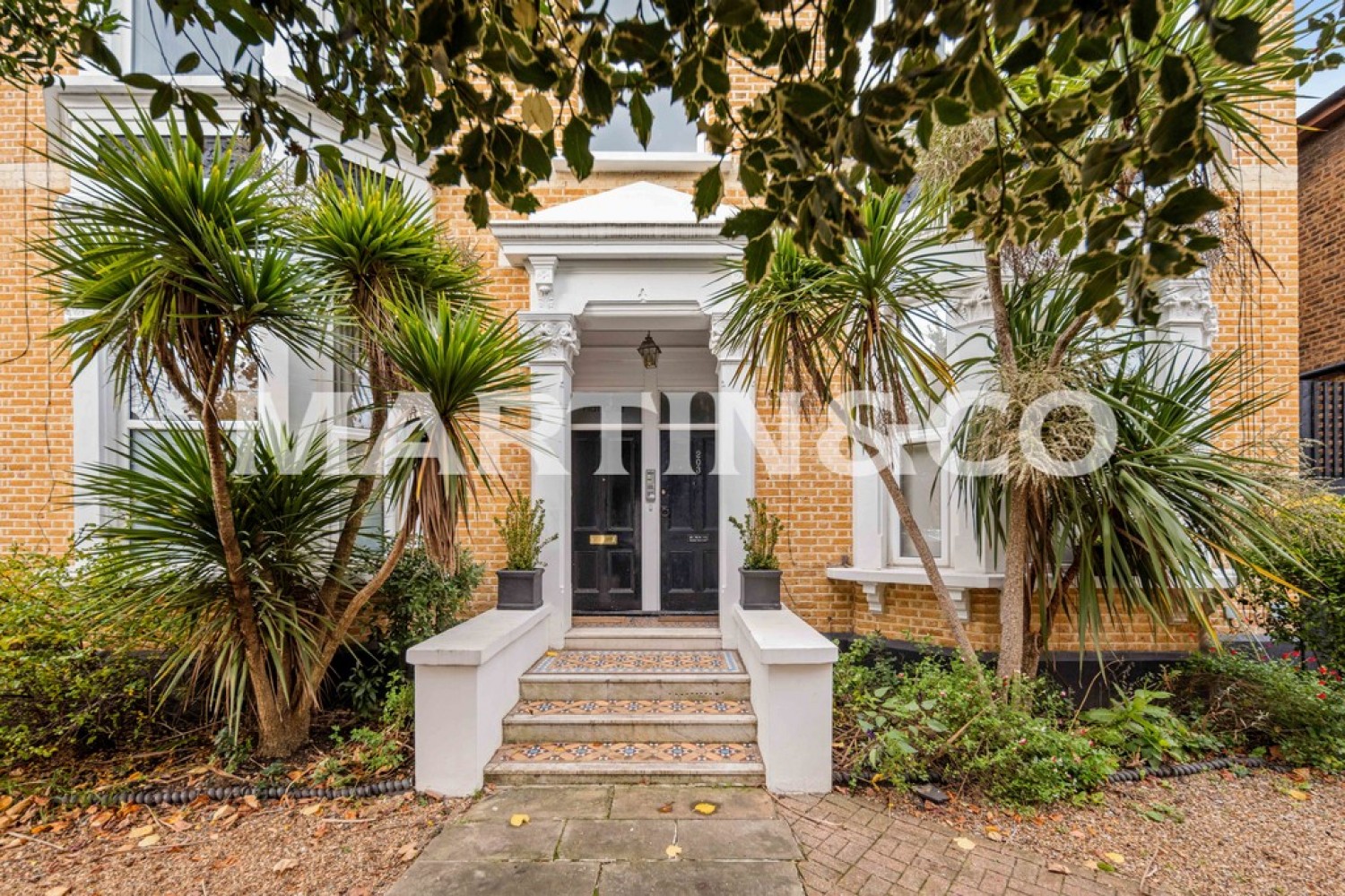 Hainault Road, Leytonstone