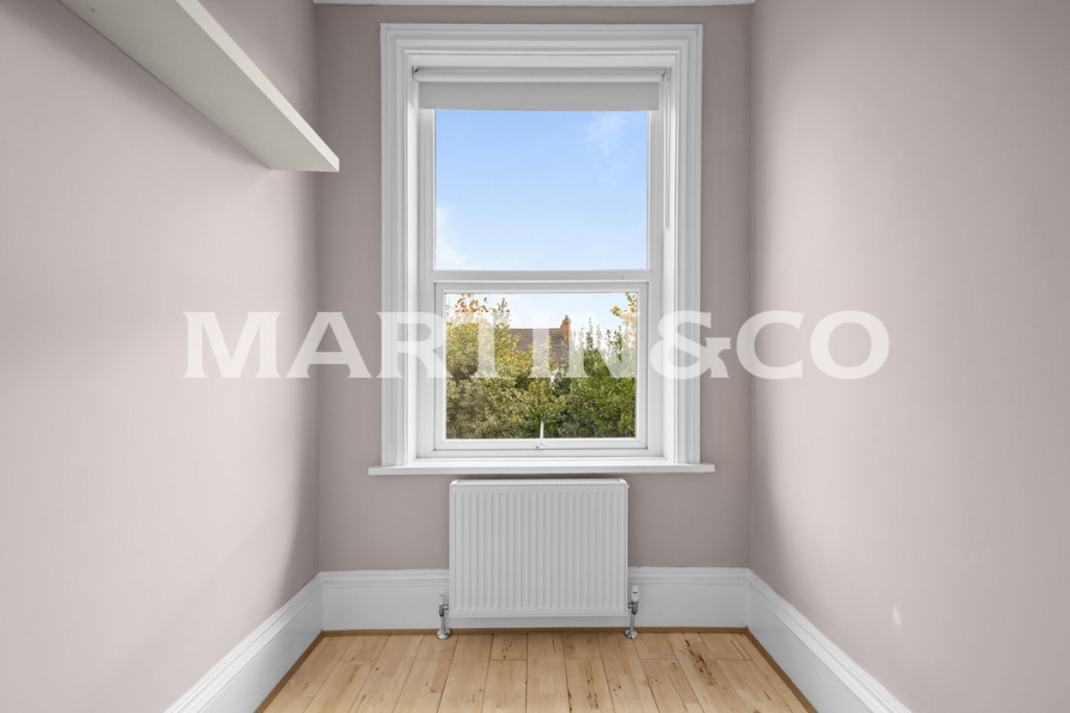 Hainault Road, Leytonstone