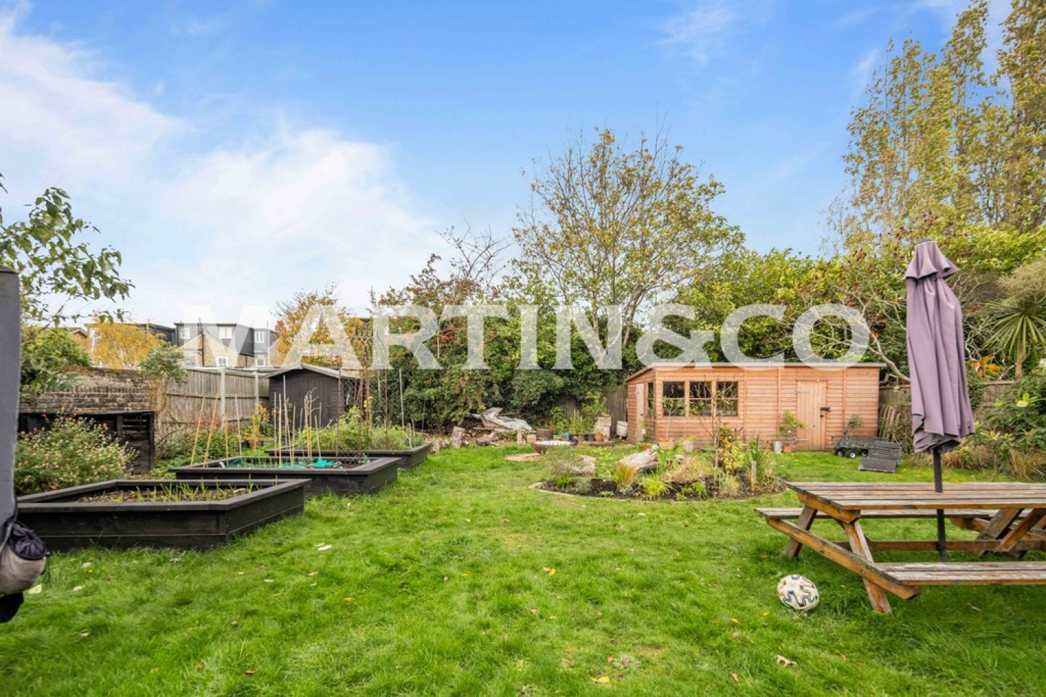 Hainault Road, Leytonstone