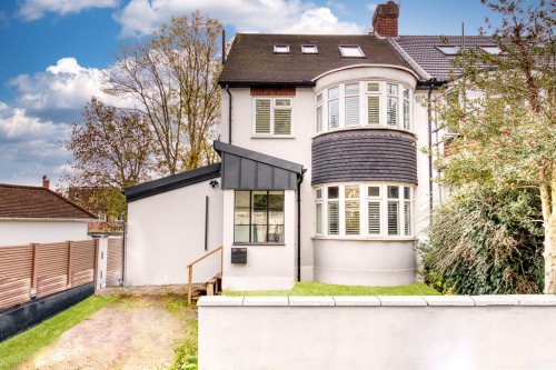 Wensley Avenue, Woodford