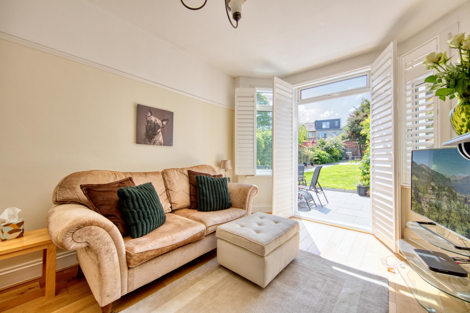 4 bedroom House for Sale Cadogan Gardens, South Woodford,