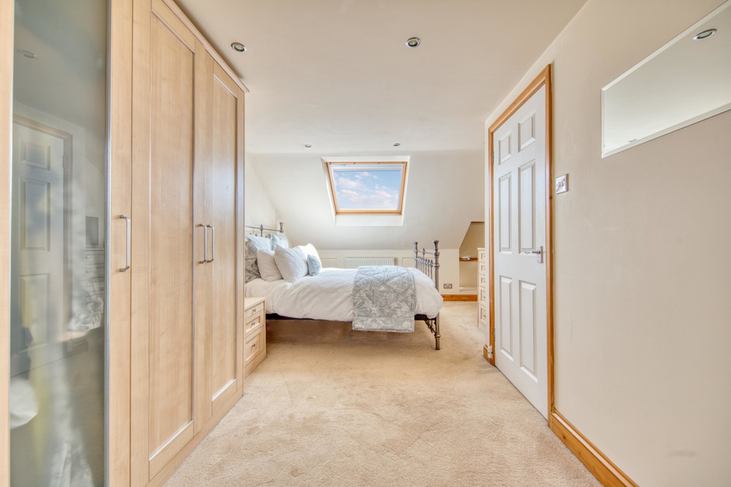 4 bedroom House for Sale Cadogan Gardens, South Woodford,