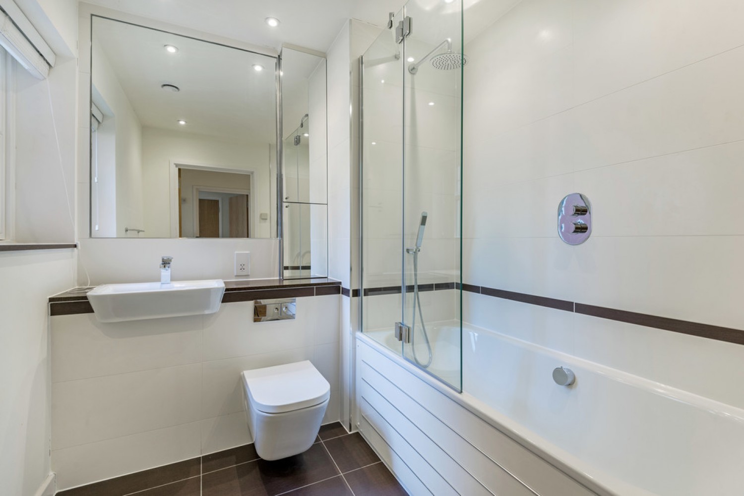 2 bedroom Flat for Sale Greenacre Apartments, High Cedars