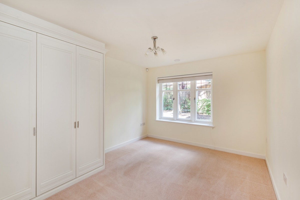 Greenacre Apartments, High Cedars