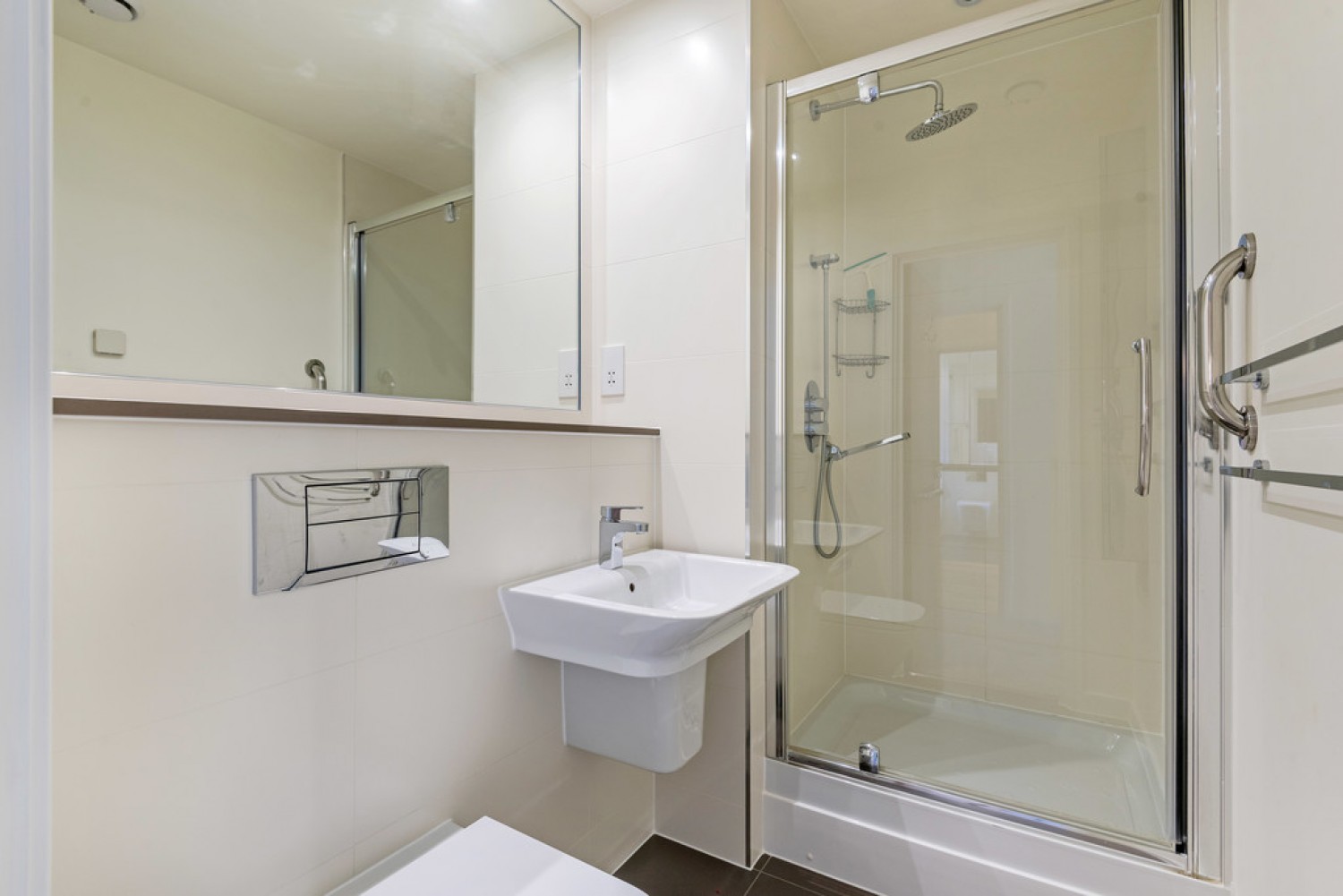 2 bedroom Flat for Sale Greenacre Apartments, High Cedars