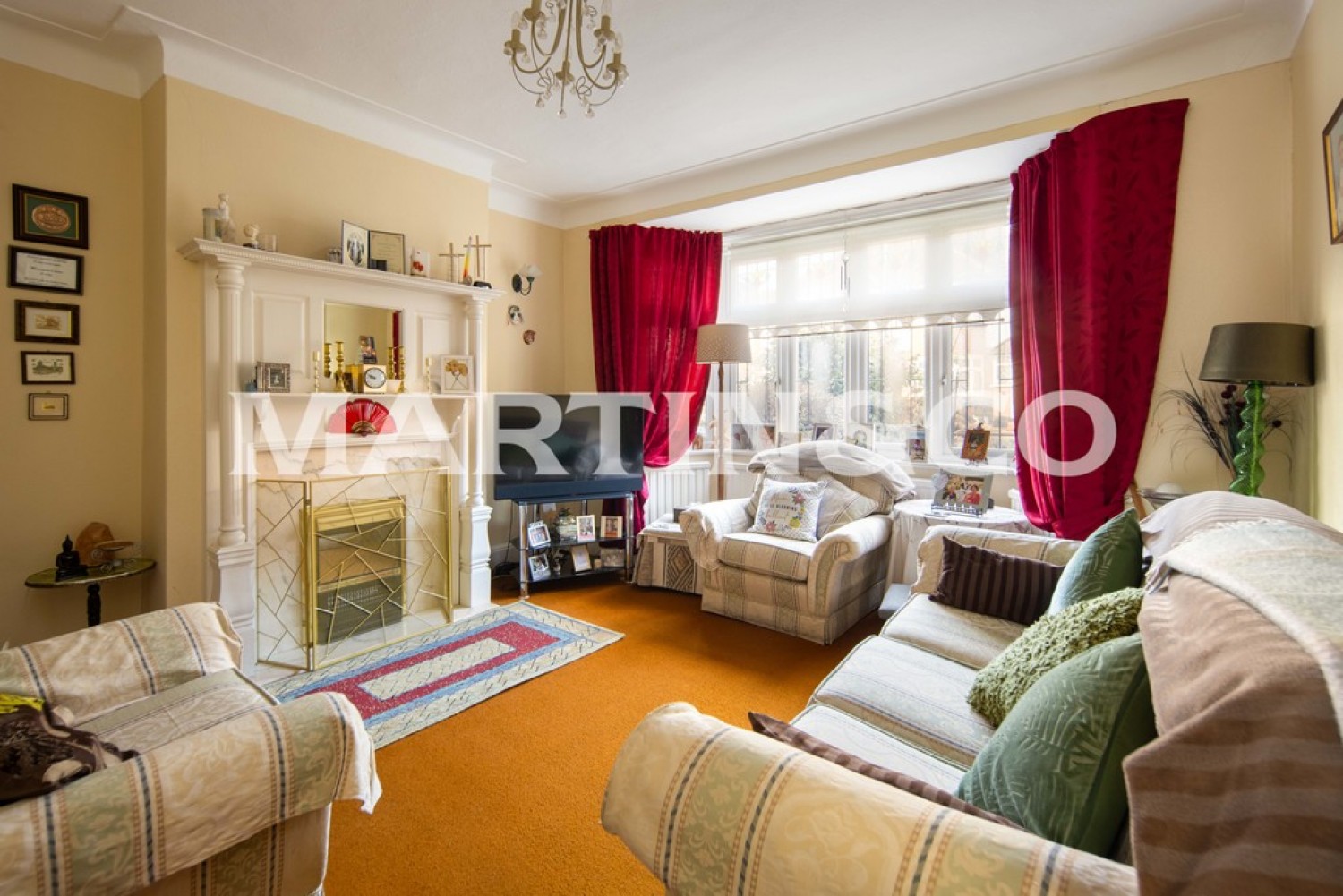 5 bedroom House in Elm Close