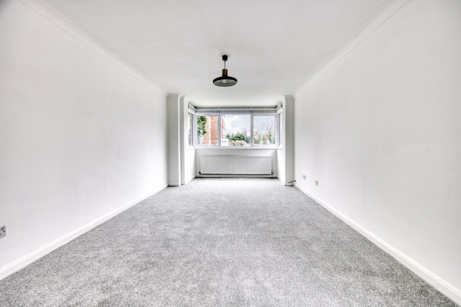 2 bedroom Flat in Bourne Court, Wanstead