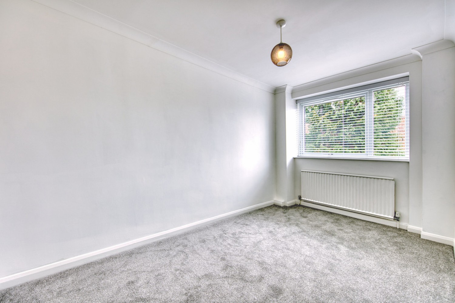 2 bedroom Flat in Bourne Court, Wanstead