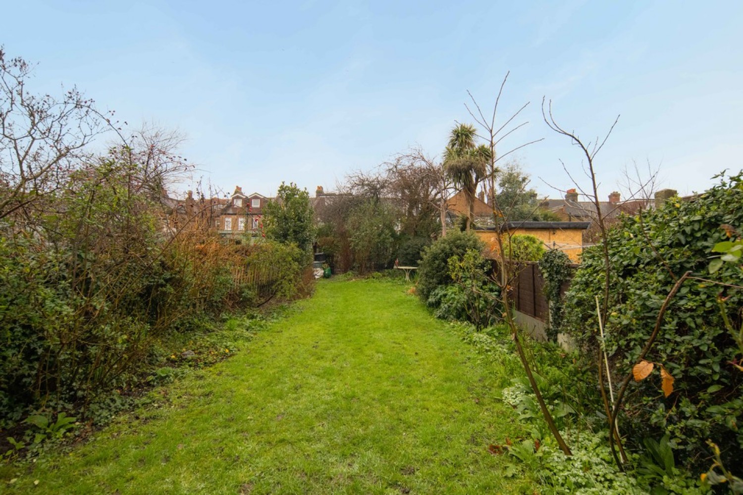 3 bedroom House for Sale Clavering Road, Aldersbrook