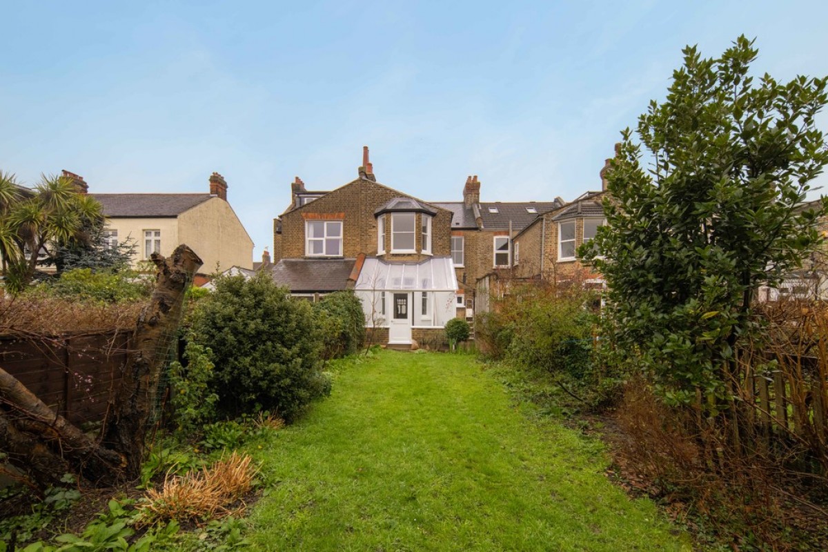 Clavering Road, Aldersbrook