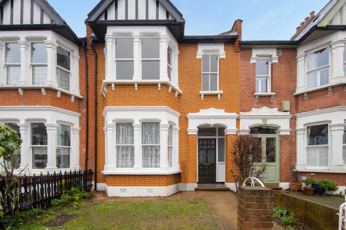 Clavering Road, Aldersbrook