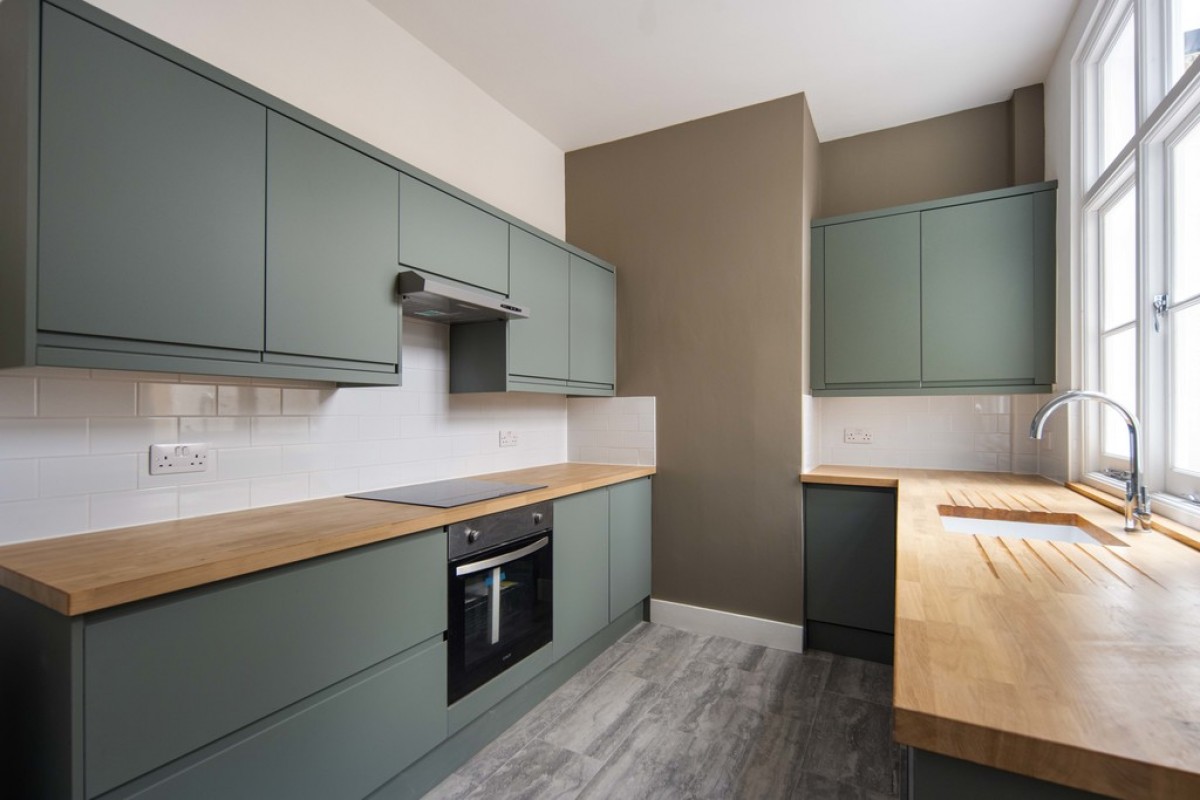 Clavering Road, Aldersbrook