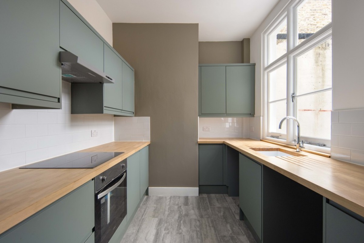 Clavering Road, Aldersbrook